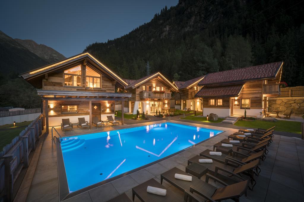Wellnesshuettendorf Wiese Sankt Leonhard im Pitztal Buitenkant foto