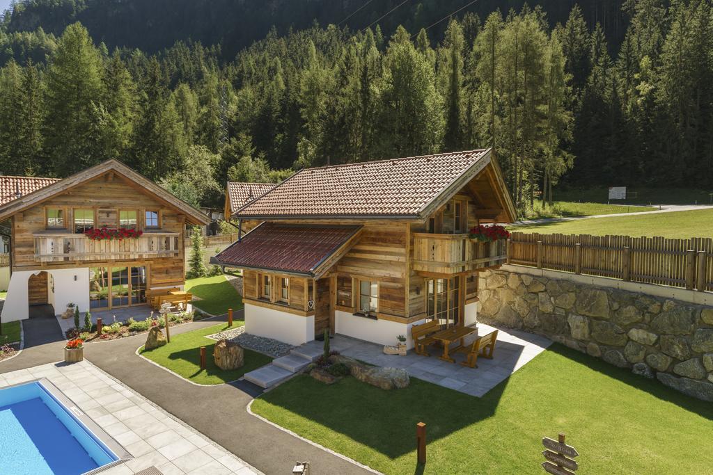Wellnesshuettendorf Wiese Sankt Leonhard im Pitztal Buitenkant foto