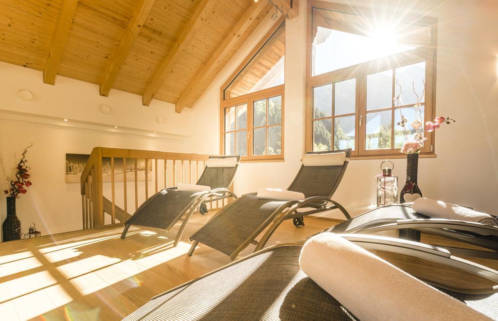 Wellnesshuettendorf Wiese Sankt Leonhard im Pitztal Buitenkant foto