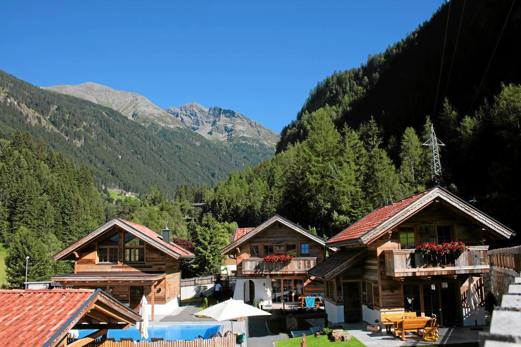 Wellnesshuettendorf Wiese Sankt Leonhard im Pitztal Buitenkant foto